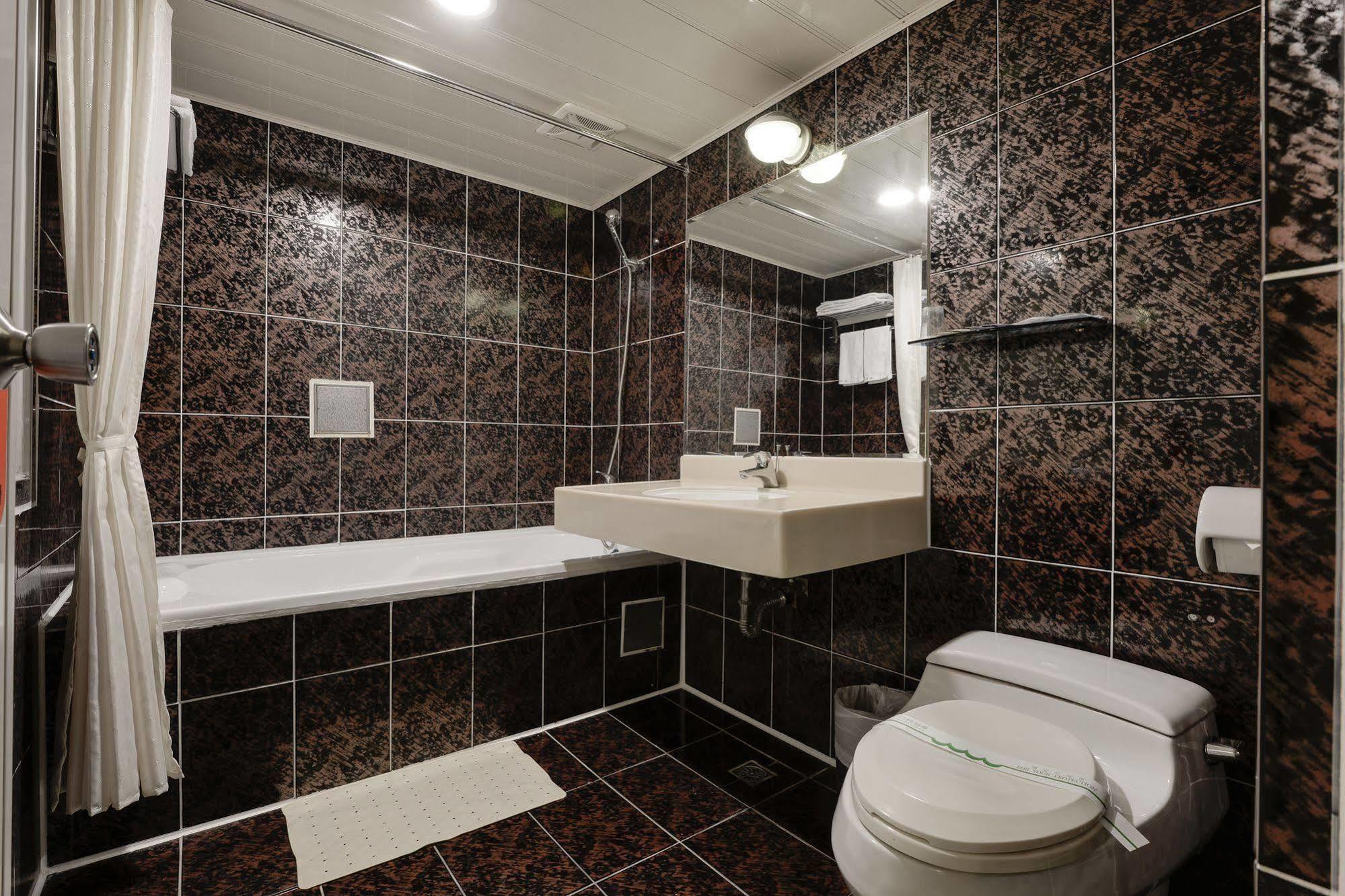 Kaja Hotel Kaohsiung Bagian luar foto