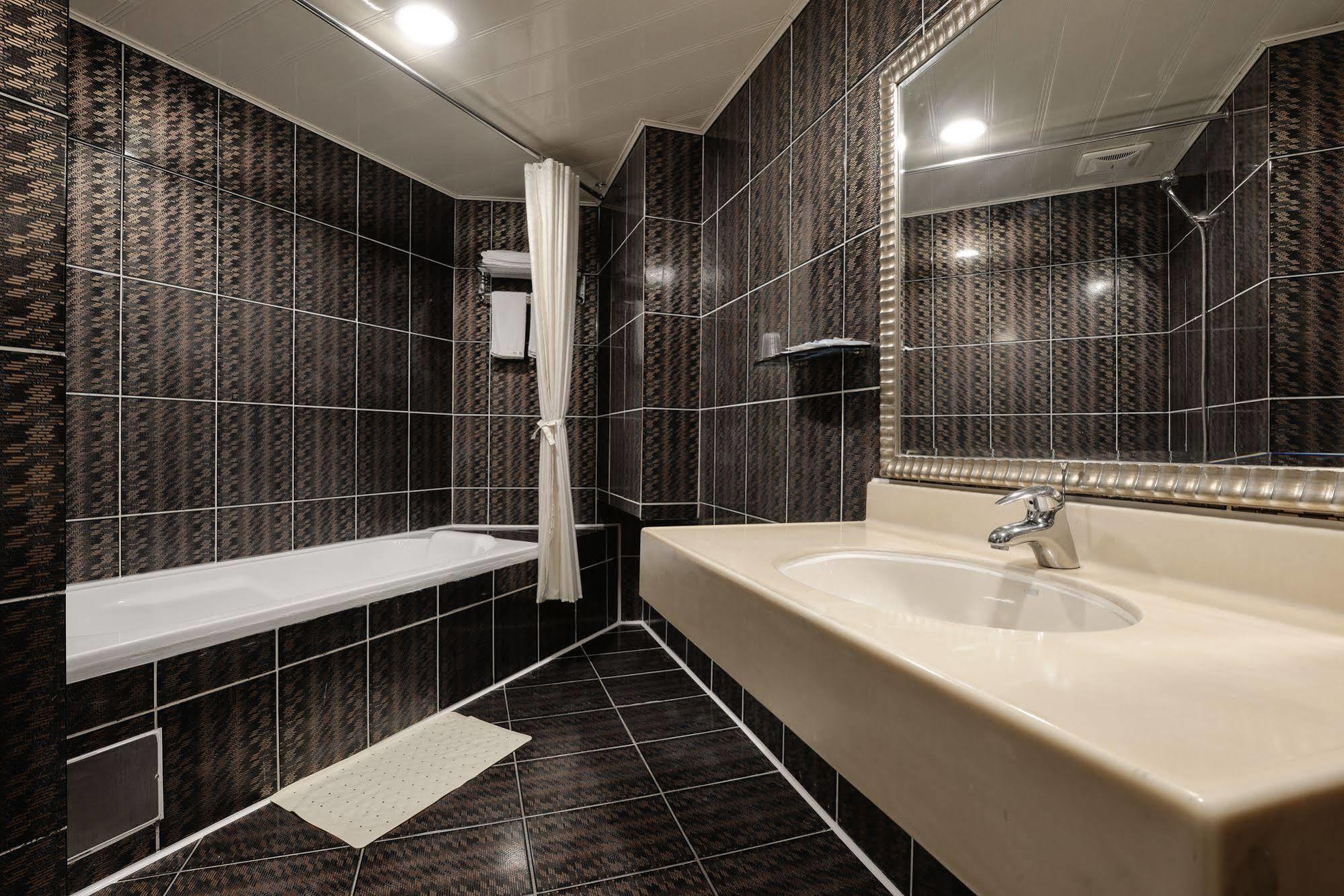 Kaja Hotel Kaohsiung Bagian luar foto